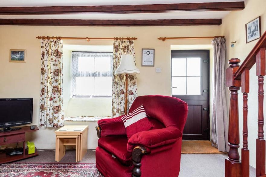 Lilliput is a cosy granite cottage for 2 just a short drive from the town of Falmouth