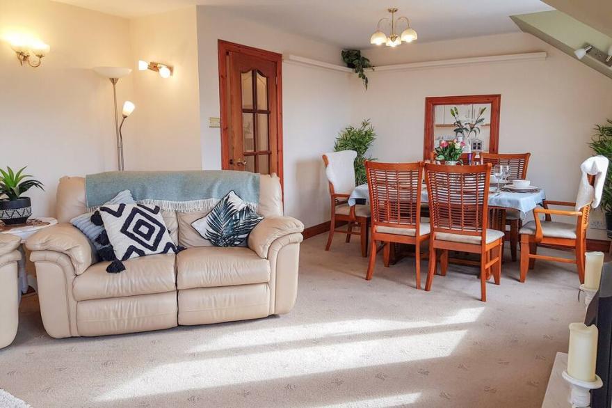 5 bedroom accommodation in Aberfeldy