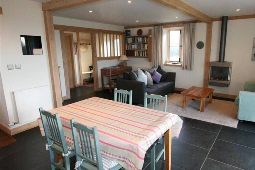 Highcliff is a stylish and cosy cottage near Sennen with sea views stretching to Longships lighthouse