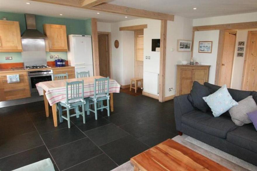 Highcliff is a stylish and cosy cottage near Sennen with sea views stretching to Longships lighthouse