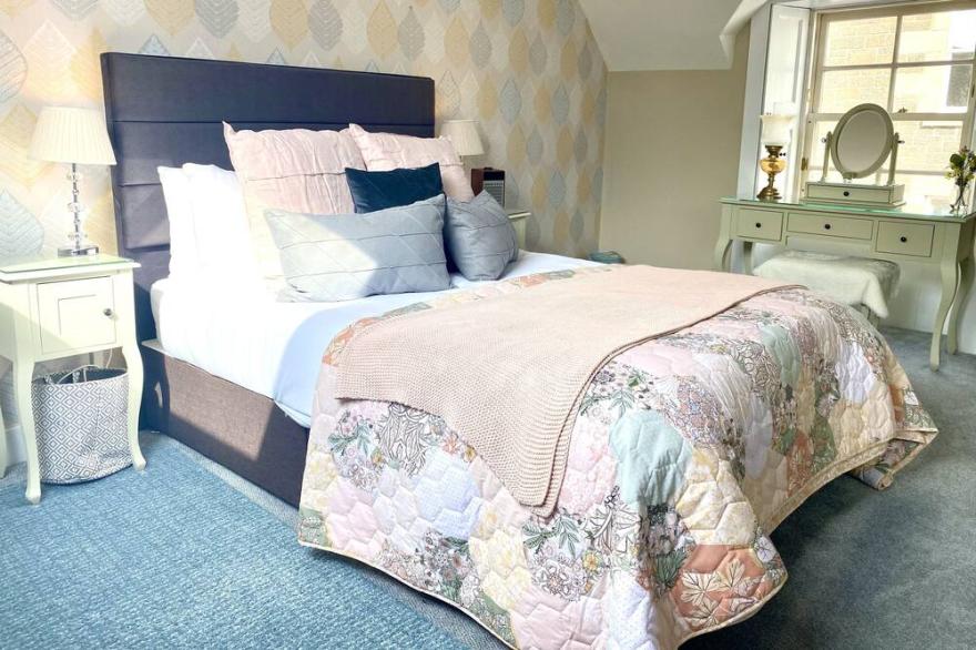 Charming Cardoon Cottage in beautiful village