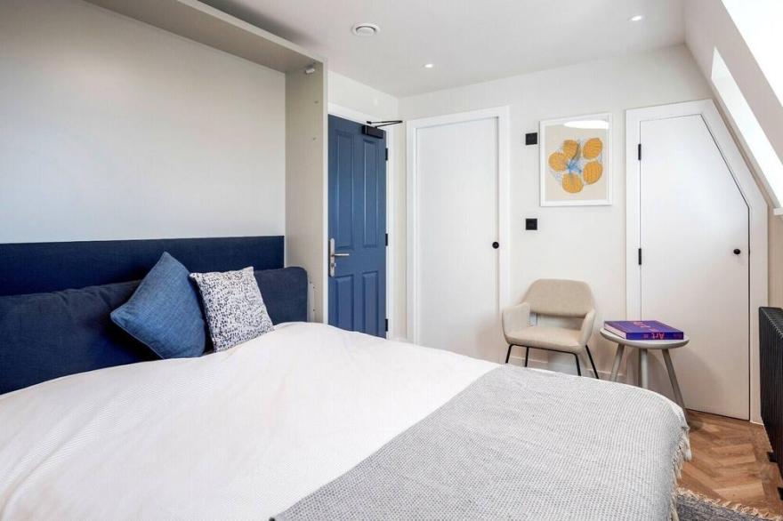 2 mins to Paddington. Luxury Newly Refurbished 1-Bed Flat.
