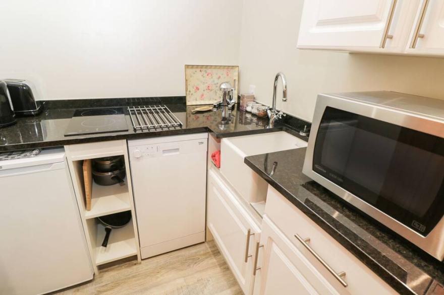 THE ANNEXE, romantic, character holiday cottage in Blockley
