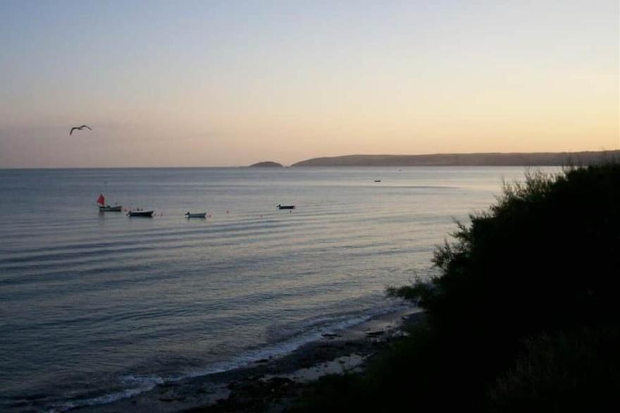 Anchors Away, a one bedroom property near the beach with parking
