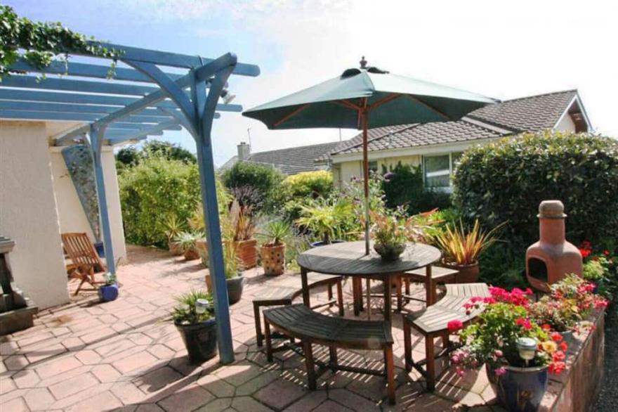 Anchors Away, a one bedroom property near the beach with parking