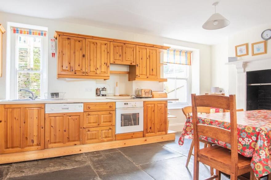 Pendennis, a comfortable terrace house with countryside and coastal views and only 1 mile from Tintagel