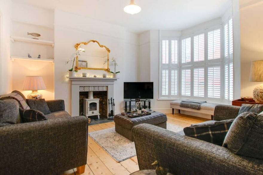 Oakland House in the beautiful Mumbles