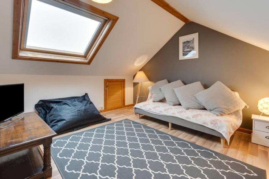 Oakland House in the beautiful Mumbles