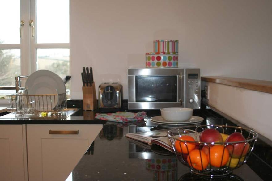 Luxury child and baby friendly rural retreat. Close to Porthleven and St Ives