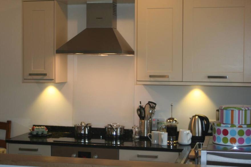 Luxury child and baby friendly rural retreat. Close to Porthleven and St Ives