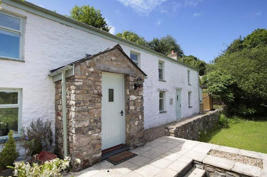 Brooklands Cottage - Four Bedroom House, Sleeps 8
