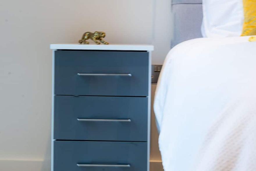 Luxury 1 bed Serviced Apartment in St Albans, Home Away Home