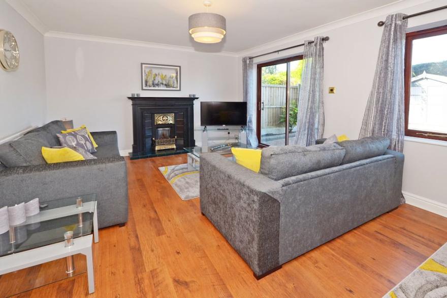 Ideal for Alton Towers, The Peak District, University Hospital and Derbyshire