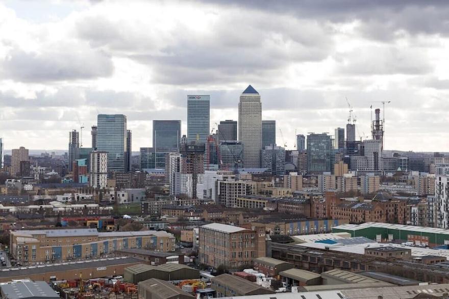 Amazing East London 3 Bedroom Apartment with London Views