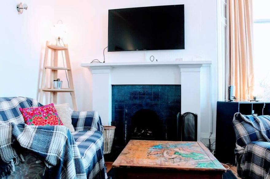 Traditional Apartment o’er the Meadows
