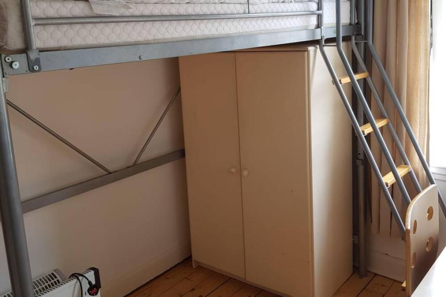 Spacious 2-Bed Homely Base by Water of Leith