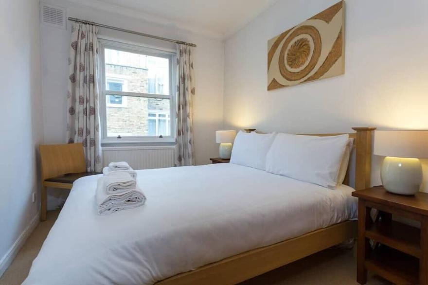 Bright and Spacious 1 Bedroom Apartment in the Heart of Kensington