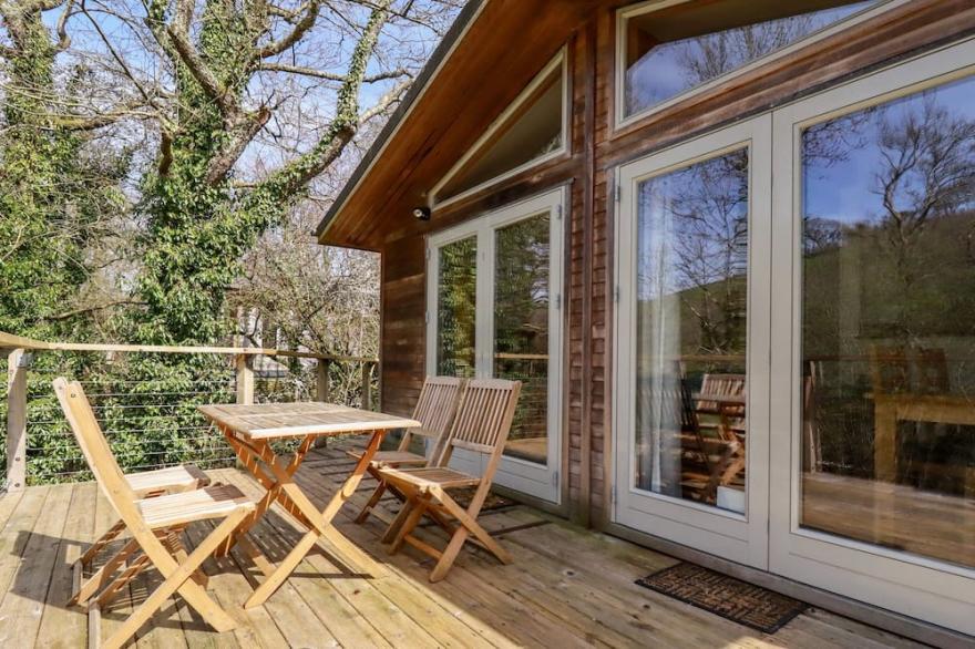 7 STONERUSH VALLEY, pet friendly, with hot tub in Lanreath