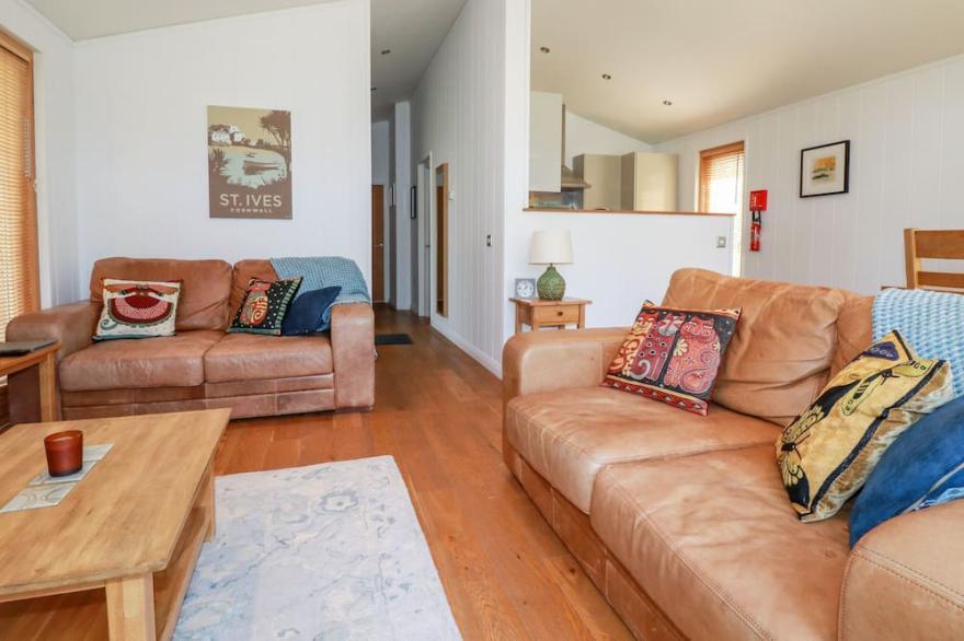 7 STONERUSH VALLEY, pet friendly, with hot tub in Lanreath