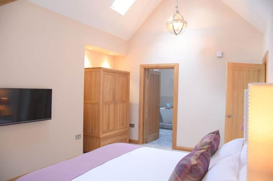 A luxury barn conversion, positioned in the heart of Broadway, Cotswolds