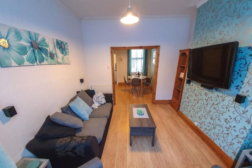 CENTRAL SCARBOROUGH - Pet friendly. FREE PARKING & WIFI