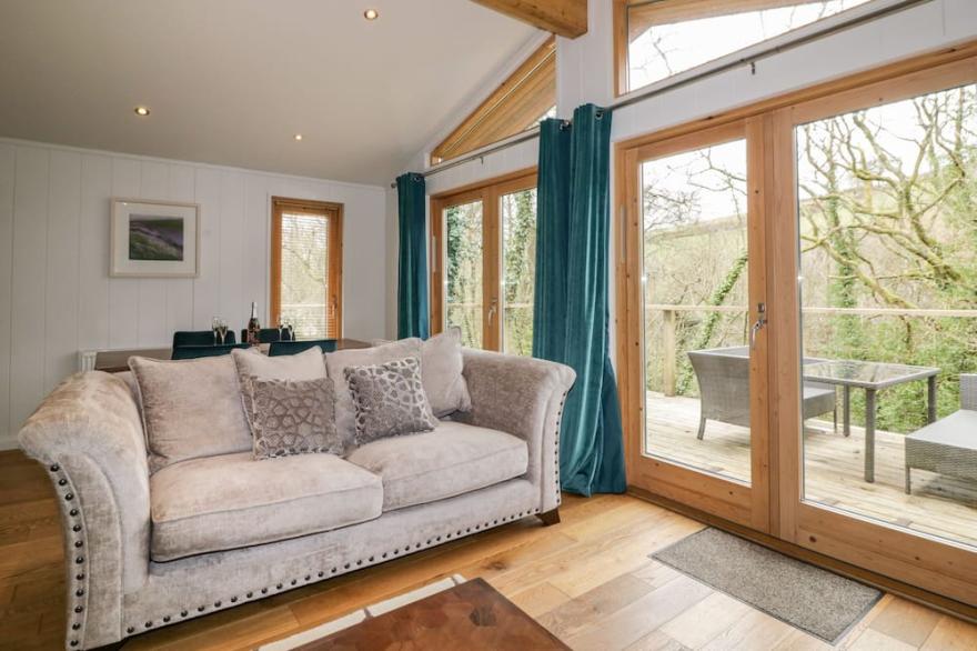 9 STONERUSH VALLEY, pet friendly, luxury holiday cottage in Lanreath