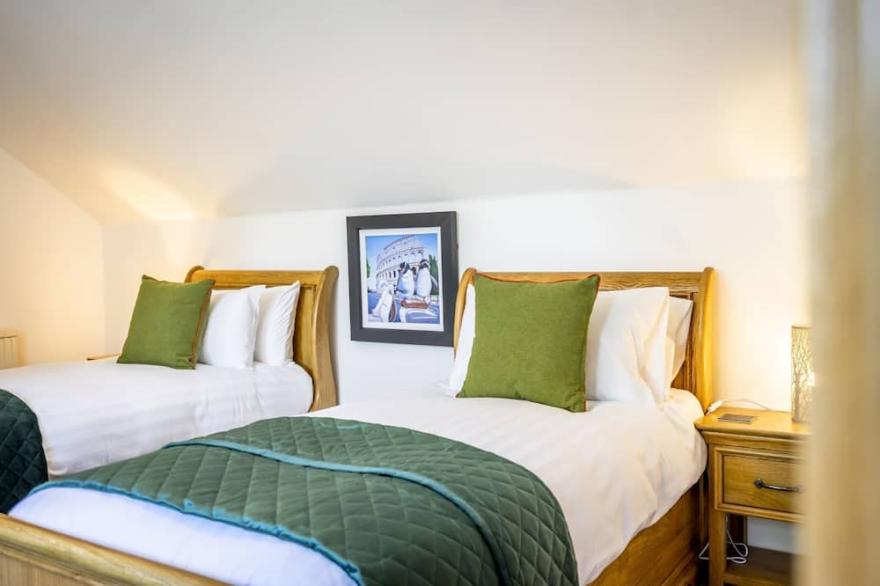 9 St John's Street -  a family break that sleeps 6 guests  in 3 bedrooms