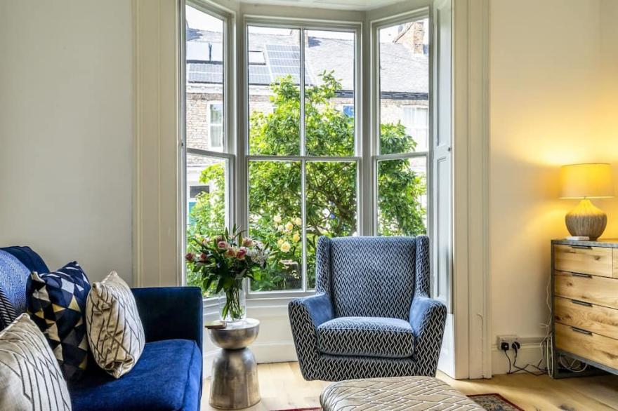 9 St John's Street -  a family break that sleeps 6 guests  in 3 bedrooms
