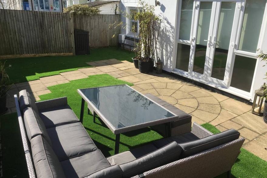 1BR Private Entrance, Enclosed Large Garden+Rear Patio, Hove Station + Park WiFi