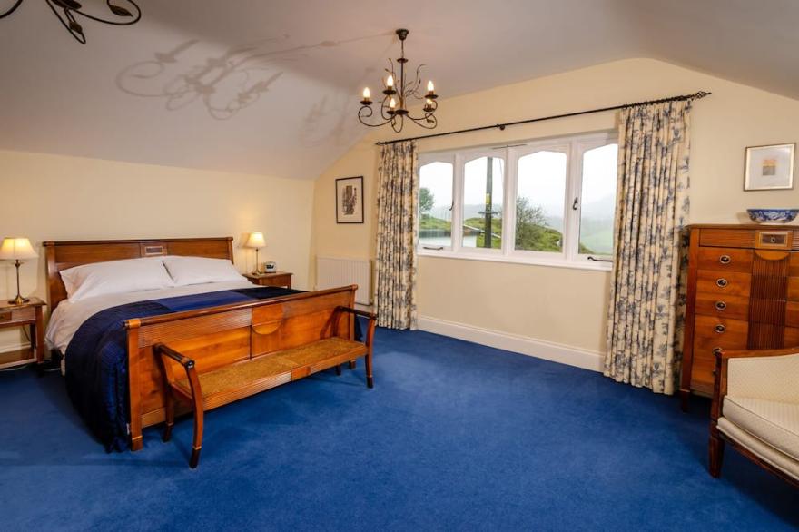 Swallows House - Four Bedroom House, Sleeps 8