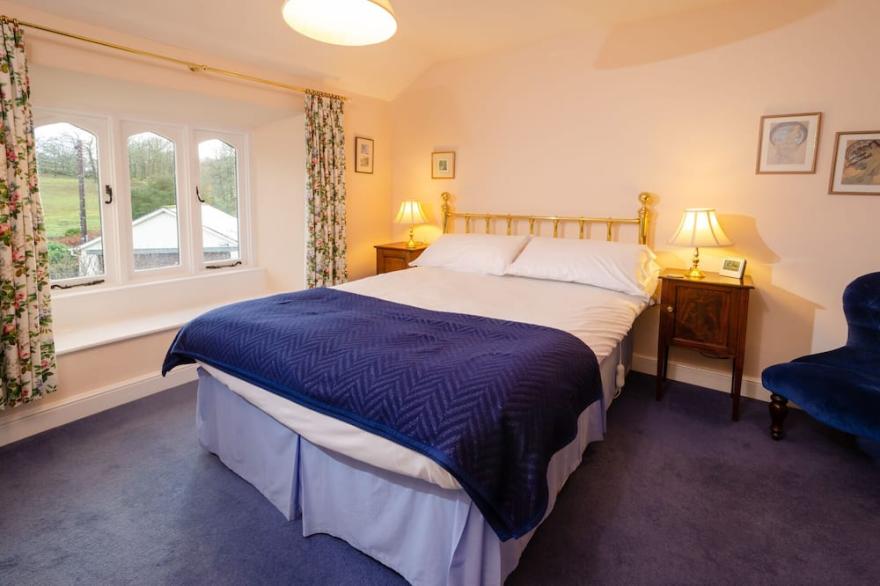 Swallows House - Four Bedroom House, Sleeps 8