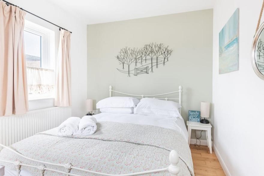 Sundowners, sleeps two accepts pets near Boscastle