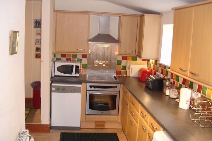 Stylish, Cosy, Family-Friendly Former Chapel in Heart of Staithes. Sleeps 8 (9)