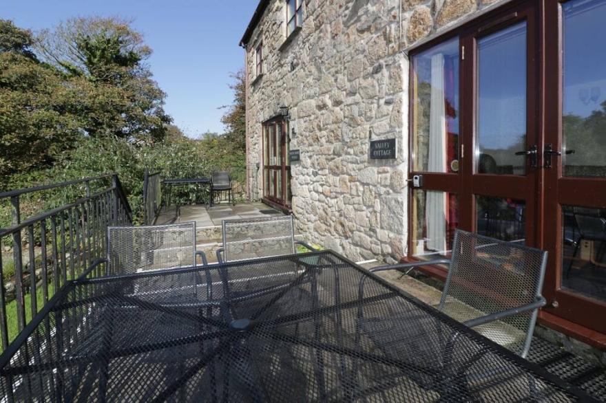 VALLEY COTTAGE, pet friendly, character holiday cottage in Gulval