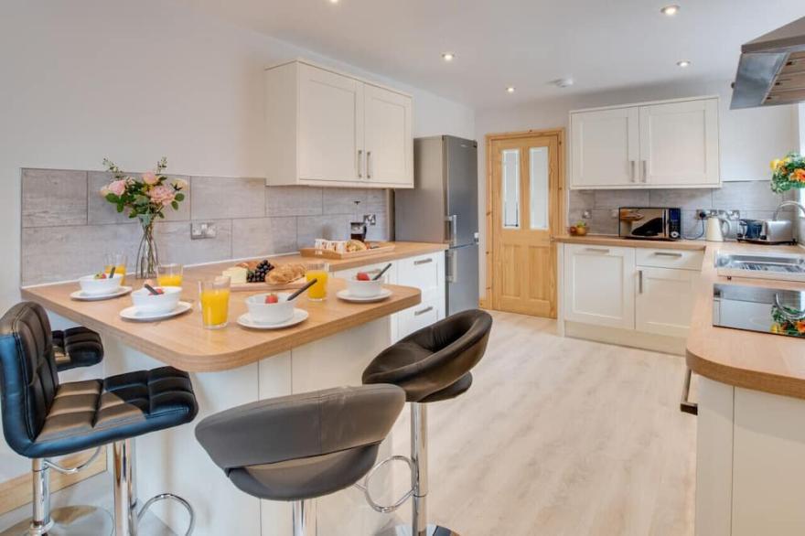 Vega - Four Bedroom House, Sleeps 7