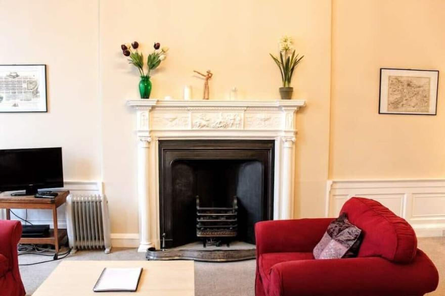 Traditional Georgian Flat in New Town