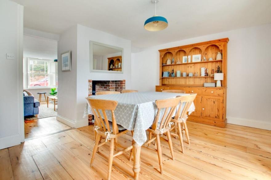 Granville House - Two Bedroom House, Sleeps 4