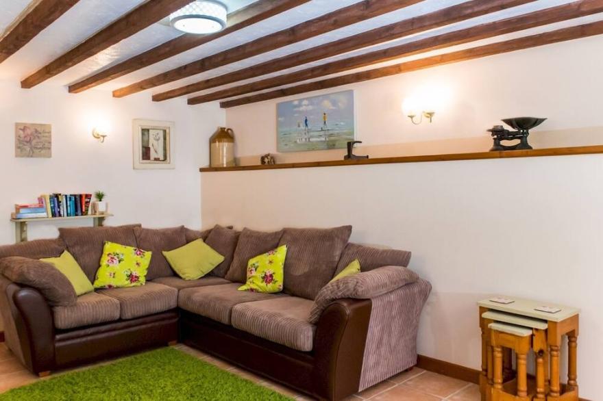 Pass the Keys | Beautiful Cottage - Perfect for Al Fresco Dining
