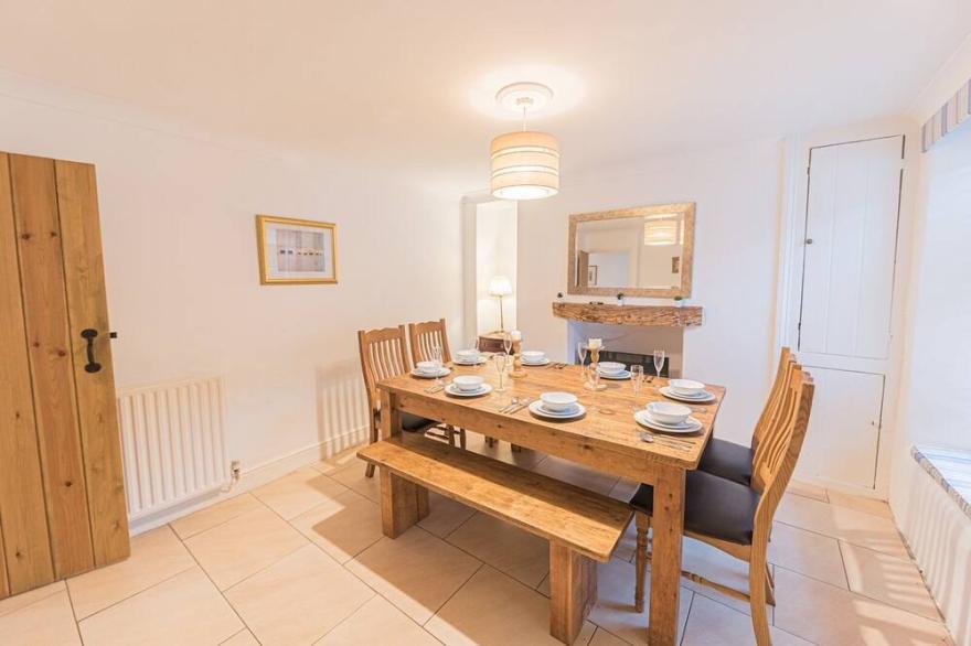 Pass the Keys | Cosy Victorian Family Home in Central Windermere