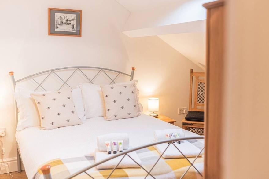 Pass the Keys | Cosy Victorian Family Home in Central Windermere