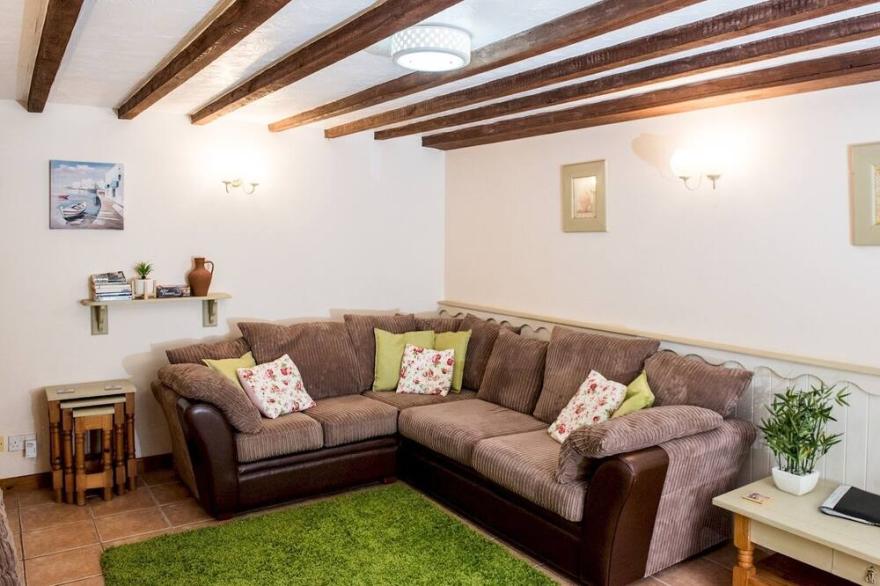 Pass the Keys | Beautiful Cottage in Ceredigion Sleeps 6