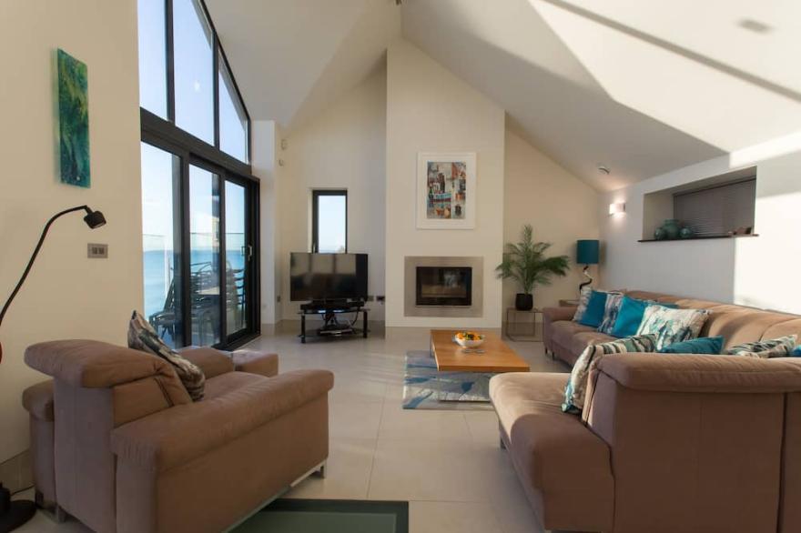 Song of the Sea - Panoramic sea views from this luxury holiday home