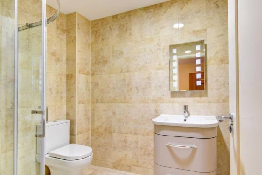 Vacation home Cwm Tawel in Cardiff - 8 persons, 4 bedrooms