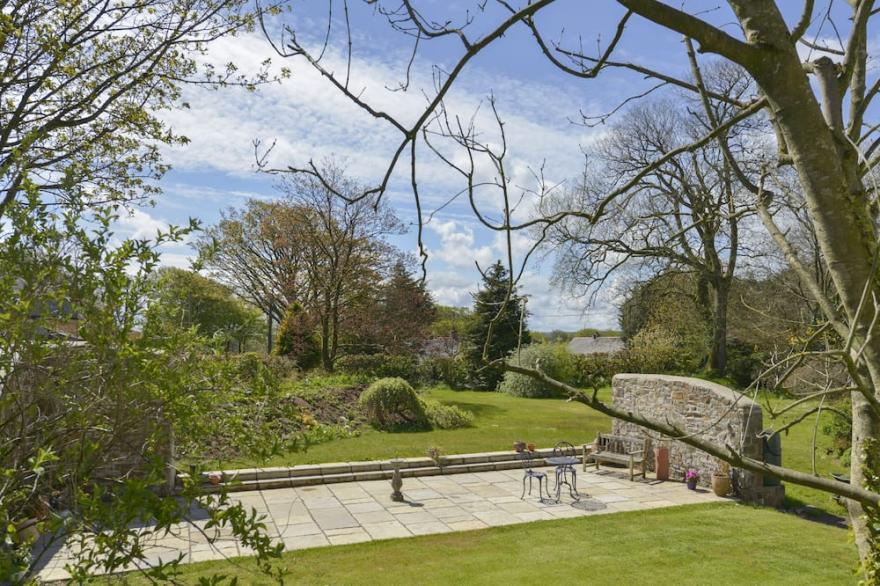 OLD HAMMETTS, family friendly, character holiday cottage in Woolsery