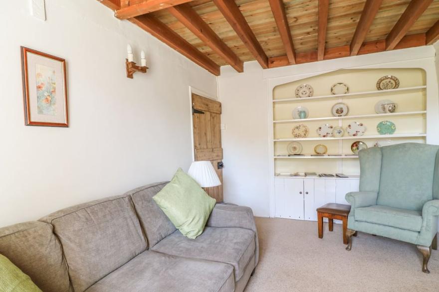 OLD HAMMETTS, family friendly, character holiday cottage in Woolsery