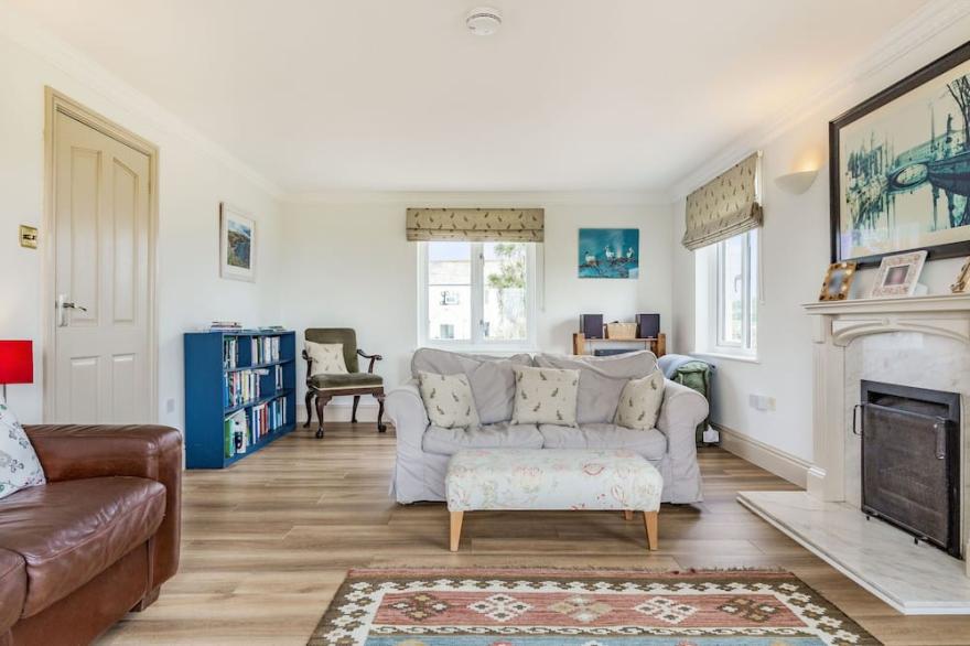PENHALLICK HOUSE, pet friendly, with a garden in Tintagel