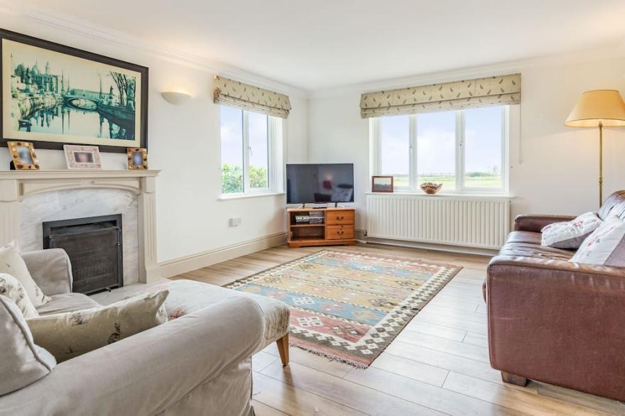 PENHALLICK HOUSE, pet friendly, with a garden in Tintagel