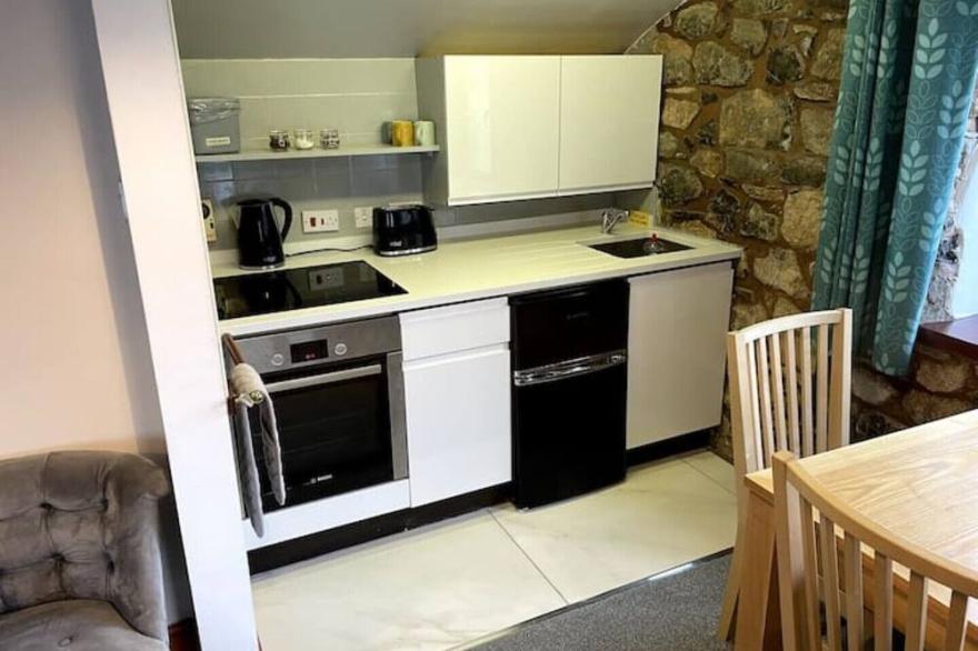 Rhossili's Retreat - Gower AONB - sleeps 2 - 4