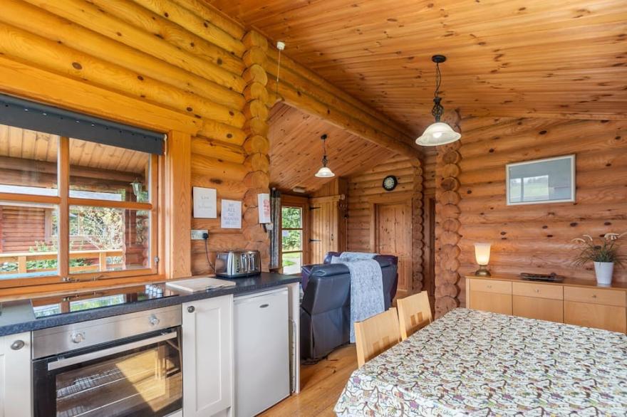 High quality lodge, well placed for exploring all corners of Devon & Cornwall