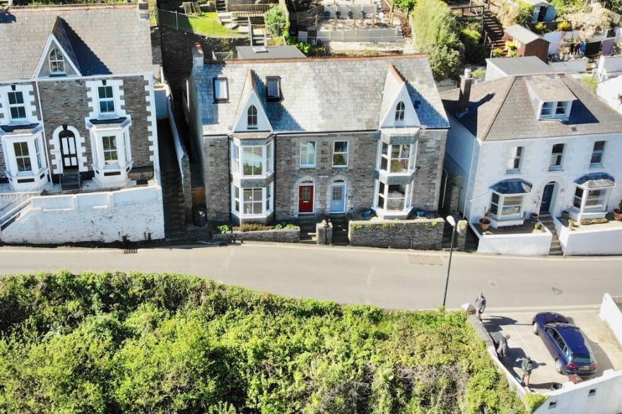 Bayview Cottage - Stunning Harbour And Sea Views, parking included